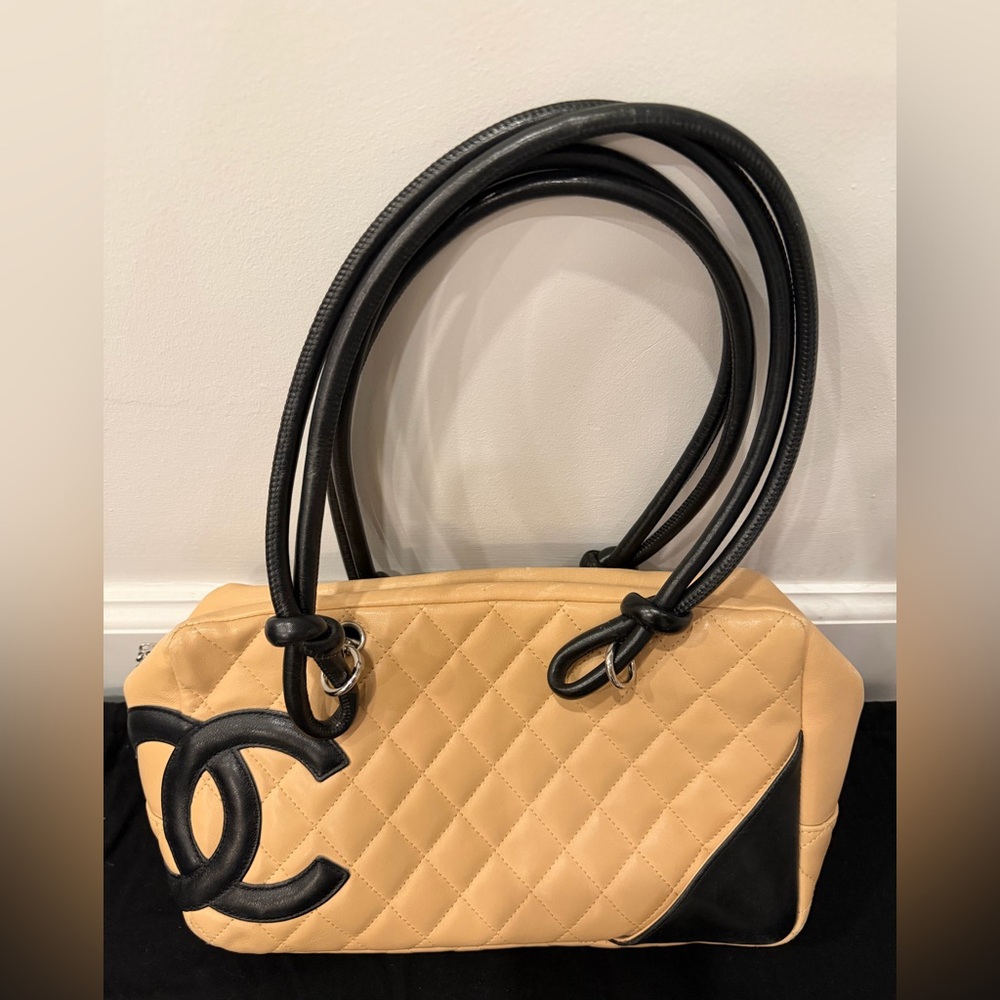 CHANEL C0200 Tan & Black Leather Quilted Handbag - WITH matching wallet - Picture 2 of 11